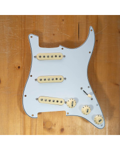 UT guitar parts - AlNiCo 5 Vintage #5 strat pre wired pickguard - 3-ply white