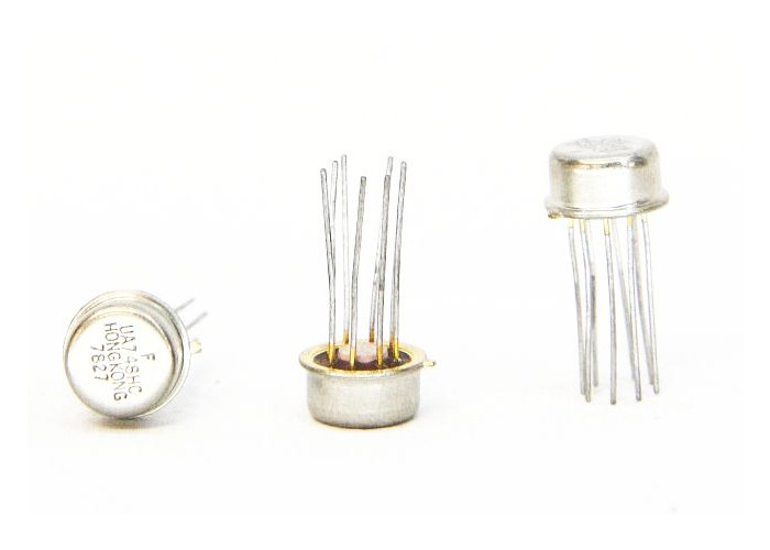 To99 LM741CH TO99 OPAMP METAL CAN - poistossa